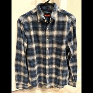 Fadeless Men’s Flannel Button Down Shirt; Size Medium but fits more like a Small